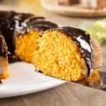 Bolo de Cenoura Vegano Fofinho e Molhadinho (A Melhor Receita que Você Vai Fazer)