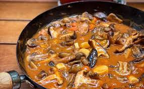 strogonoff de cogumelos vegano